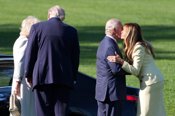 Снимки: Reuters