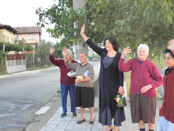Кюстендилското село Крумово изпрати на училище петимата си ученици, четирима от тях &ndash;  от едно семейство. Децата учат в общинския център Кочериново. Снимка: БГНЕС
&nbsp;