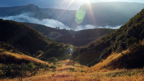 Снимка: valleyofgeysers.com