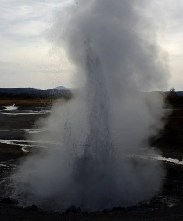 Снимка: valleyofgeysers.com