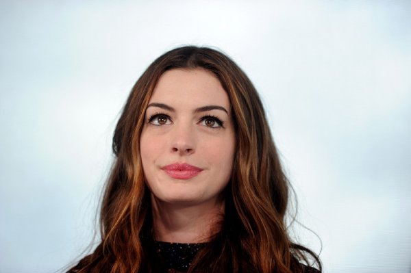Американската актриса Ан Хатауей по време на премиерата на филма &bdquo;Love and Other Drugs&rdquo; в Сидни, Австралия. Снимка: БГНЕС