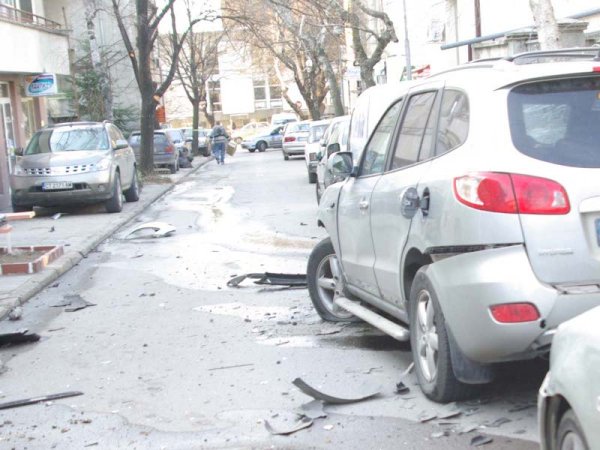 Автомобилът - мишена. Снимка: ОДМВР Стара Загора