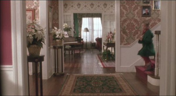 Кадър от филма "Сам вкъщи": Hooked On Houses