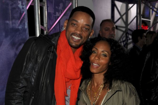 Щастливата холивудска двойка Уил Смит и Джейда Пинкет- Смит толкова много говорят за секса помежду си, че създават впечатление, че се опитват да убедят целия свят, че връзката им е окей.
Джейда споделила пред медиите, че веднъж двамата се награбили в лимузината по пътя за церемонията по раздаването на наградите &bdquo;Оскар&ldquo;.
Снимка: Getty Images/Guliver Photos