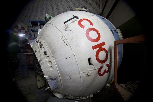 Доста печална гледка. Наистина ли са толкова ненужни, че са ги оставили в такова състояние? Мястото на такива апарати не е ли в музея? Снимка: Abandoned Places