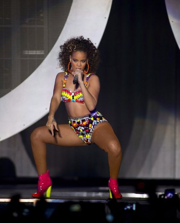 Друга известна певица &ndash; Риана, по време на концерт в холандския град Арнем. Снимка: БТА