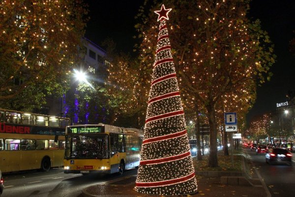 В Берлин пък коледното настроение завладява германската столица. Снимка: БТА