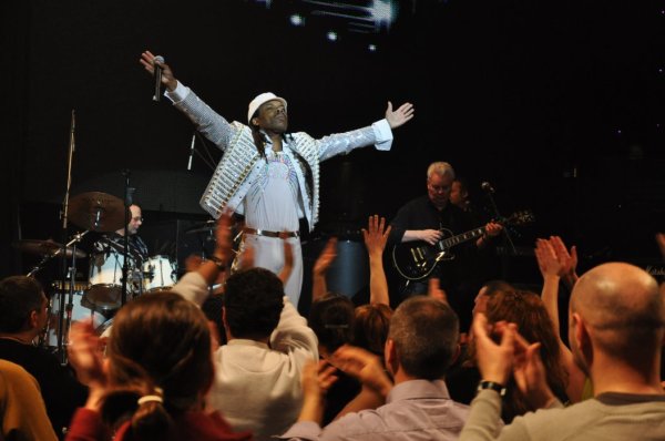 Hot Chocolate зарадваха с концерт феновете на диското. Снимка: Dnes.bg