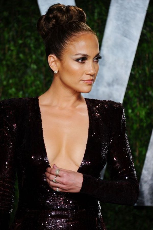Дженифър Лопес спря на дъха на всички с роклята си на партито на "Vanity Fair" след церемонията. Снимка: Getty Images/Guliver Photos