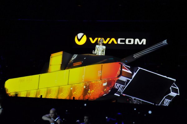 Галена изкочи от танк. Снимка: Dnes.bg