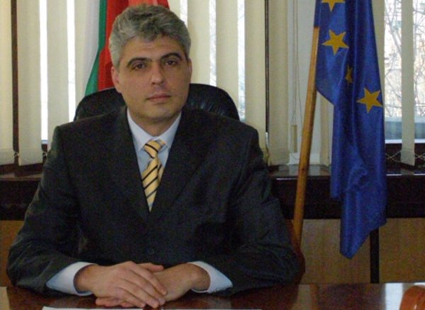 676, 98 лева е получил областният управител на Плевен Иван Новкиришки.