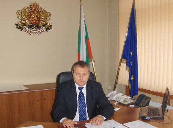 Костадин Хаджиев, областен управител на Благоевград. Взел е 527 лева бонуси.