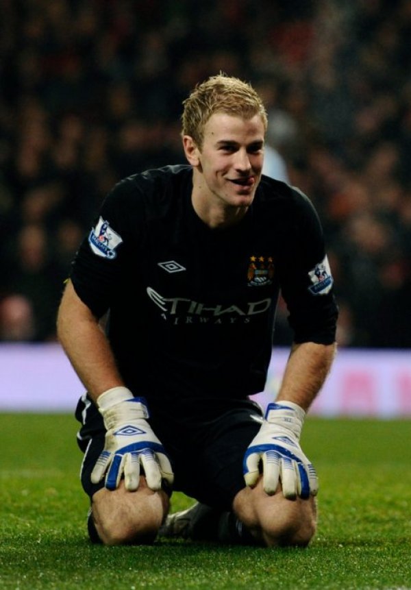 Вратарят на "трите лъва" Джо Харт хваща окото.  Снимка: Reuters