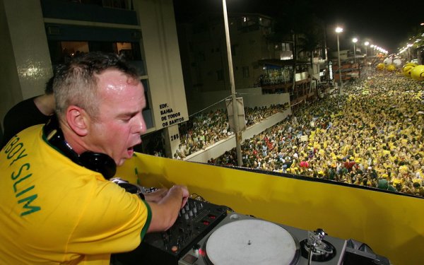 Fatboy Slim ще изхарчи част от своите $22 милиона след седмица у нас. Той е сред хедлайнерите на фестивала Elevation. Снимка: Reuters