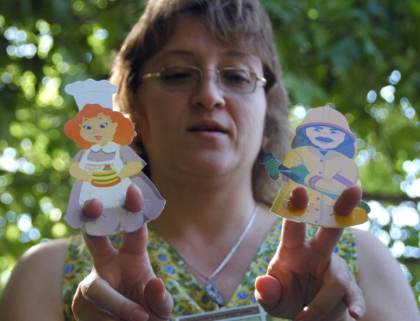 Първата лятна читалня за деца на открито бе организирана в градската градина в Пловдив. Снимка: БТА