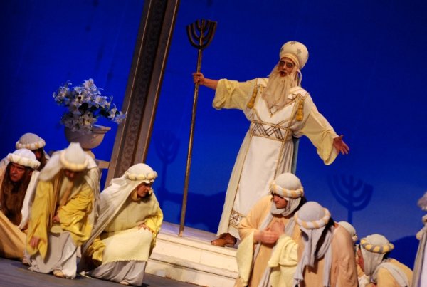 След близо 6-месечна реконструкция и модернизация снощи се откри изцяло обновения Драматичен театър  „Стоян Бъчваров” във Варна. Снимка: Булфото