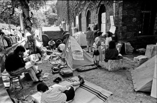 1990 година. Снимка: Булфото