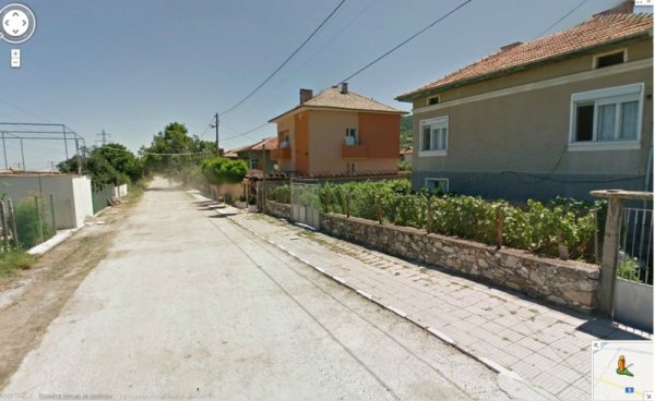 Селска улица в Пазарджишко. Снимка: Google Street View