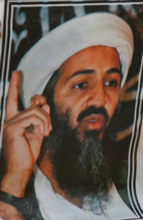 Плакат на Осама Бин Ладен Снимка: Reuters