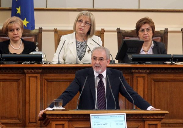 Изказване на лидера на ДПС Лютви Местан. Снимка: БТА