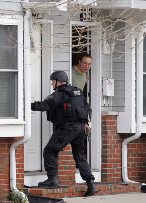 Полицията провежда мащабна операция. Снимка: Reuters