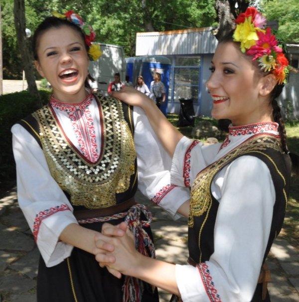За 13-та поредна година на Хасковски минерални бани се провежда международния детски фестивал &quot;Децата на Балканите с духовност в Европа&quot;. Участие взимат 1600 деца от всички балкански държави. Снимка: БТА