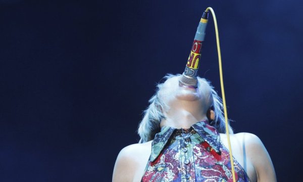 Karen O от Yeah Yeah Yeahs по време на фестивала Coachella. Снимка: Reuters