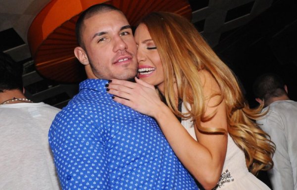 Русата Златка с приятеля си. Снимка: Булфото