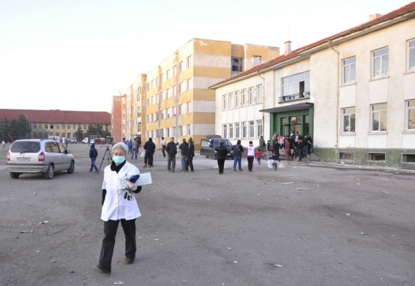 Бившите казарми в Харманли бяха преустроени от МВР в бежански център. Снимка: Булфото