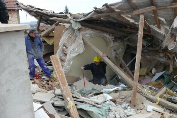 Взривът във Ветово. Снимка: БТА