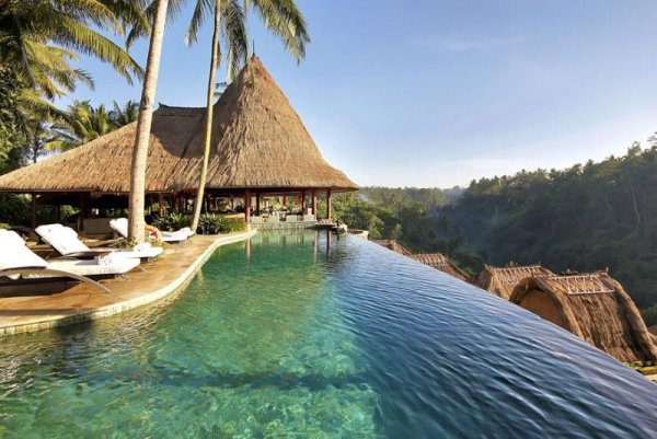 Хотел Ubud Hanging Gardens, Индонезия. Сгушен дълбоко в сърцето на прекрасни гори, хотелът е в пълна хармония с природата. Снимка: hanginggardensubud.com