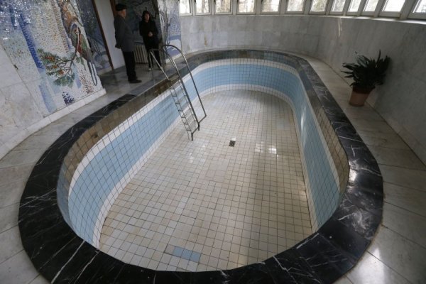 Басейнът, в който е разпускал Йосиф Сталин. Снимка: Reuters