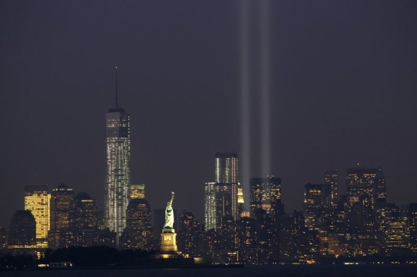 Или казано по по-прост начин - административен район в град Ню Йорк, който е третият район по население в града и петият по площ. Снимка: Reuters