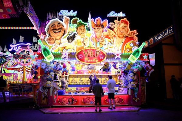 Не всичко на Октобър фест в Мюнхен е бира... Снимка: Li Hao