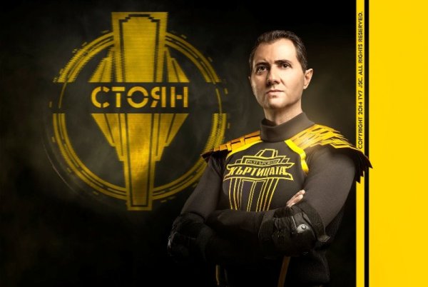 Стоян Бончев е на 38 г. от София. По професия е оперен певец. Все още е ерген, а в свободното си време практикува бенчпресинг. Завършил е "Международни отношения" и е специализирал икономика във Виена. Има опит и в ядрената енергетика. Нескромно споделя, че има феноменален глас и изключителен интелект. Мечтае за Миланската скала и "Метрополитън". Обича бира. Признава, че най-много се страхува от друга участничка в шоуто &ndash; Марина Мицич. Вярва в силата на истинското изкуство. Споделя, че участва в "КЪРТИЦАТА 2: Разтърсване", защото иска да зарадва хората с качествено шоу. Снимка: TV7