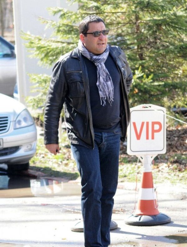 Тончо Токмакчиев е сред най-активните фенове на червените. Снимки: Булфото