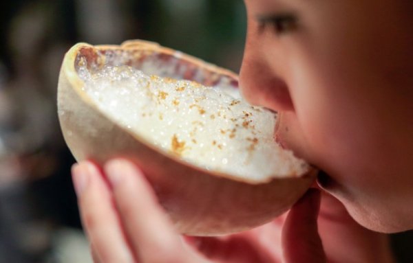 Водата на кокосовия орех може да се използва за кръвна плазма. Снимка: Reuters