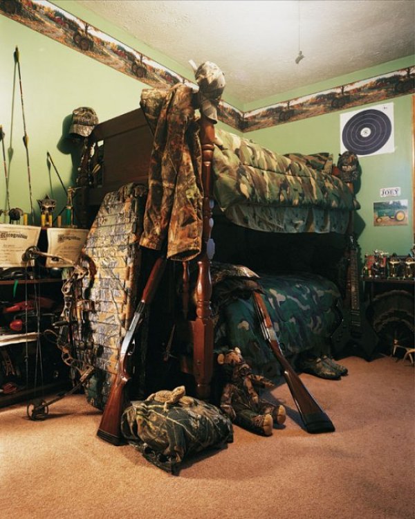 Стаята на 11-годишно момче от САЩ. Снимка: James Mollison