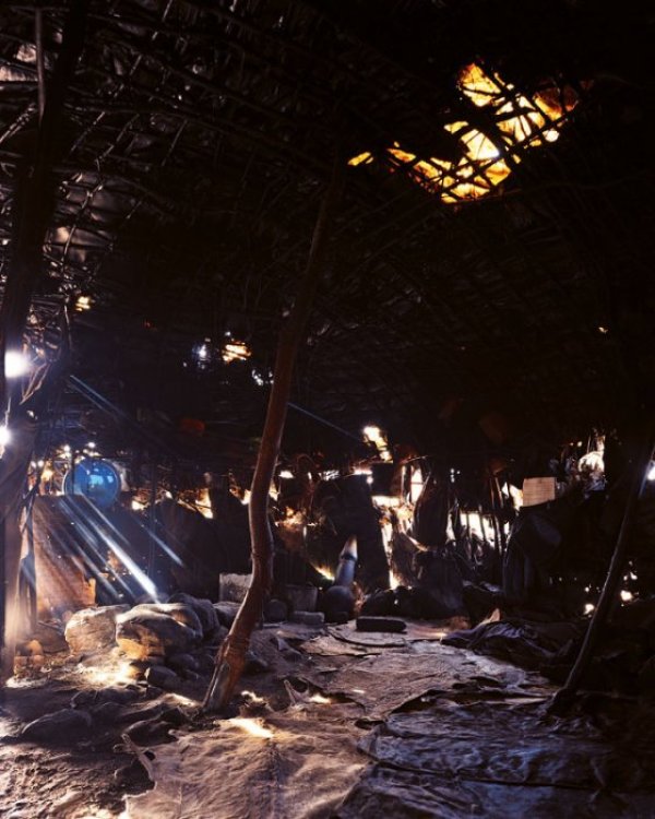 Къщата, в която спи 15-годишно момиче от Кения. Снимка: James Mollison