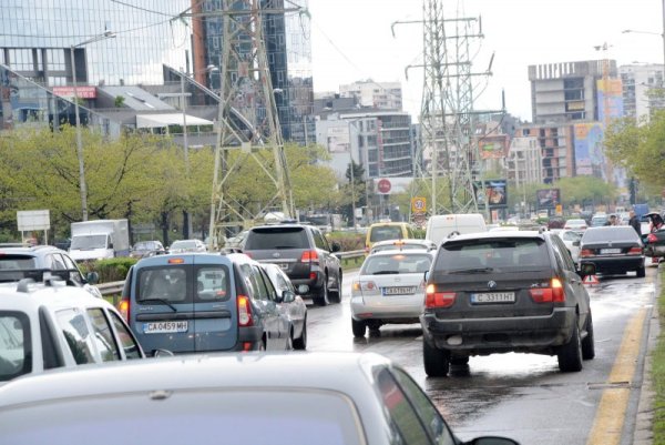 Инцидентът на автобусната спирка в столицата. Снимка: Булфото