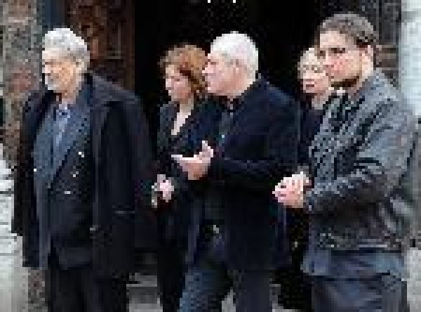 Поклонението пред тленните останки&nbsp; Мария Данаилова. Снимка Булфото