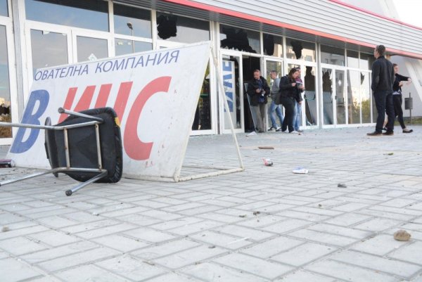 Ултраси на ЦСКА и Левски потрошиха зала &quot;Христо Ботев&quot;. Снимка Булфото