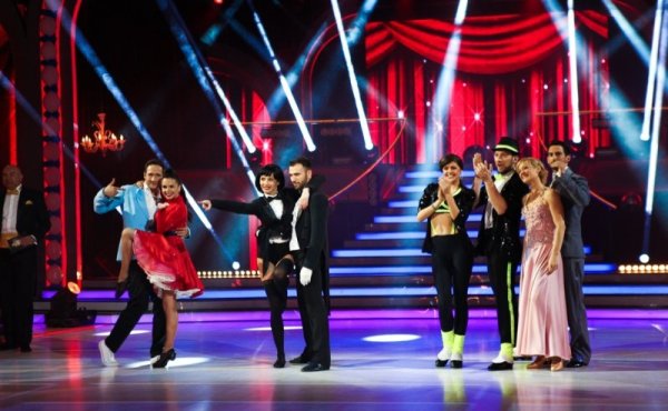 Една от двойките ще отпадне в четвъртък. Снимка: Dancing Stars