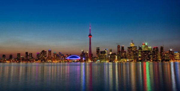 Торонто днес. Снимка: farzinphoto