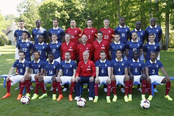 Националният отбор на Франция по футбол се е подредил за обща снимка преди заминаването си за световното първенство в Бразилия, което започва на 12 юни. Снимка: БТА