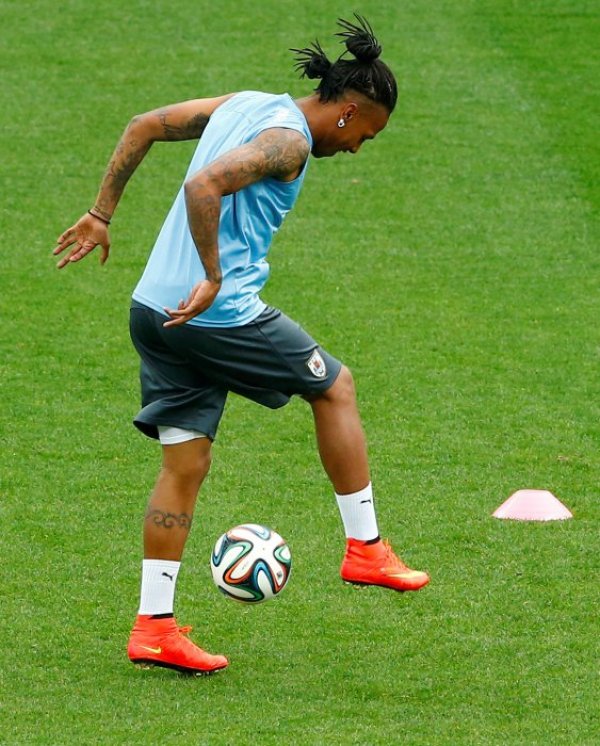 Абел Ернандес от Уругвай. Снимка: Reuters