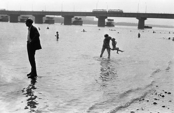 Плаж на река Том, 1982 г. Снимка: sociophoto.narod.ru