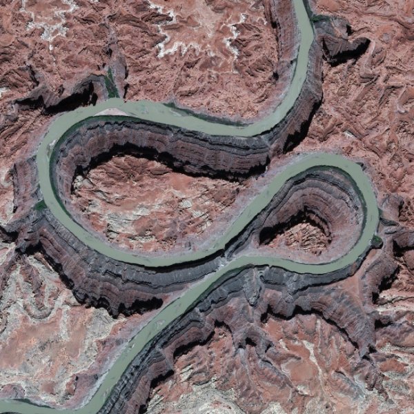 На пръв поглед това прилича на планински път, но всъщност това е река Колорадо. Снимка: grindtv