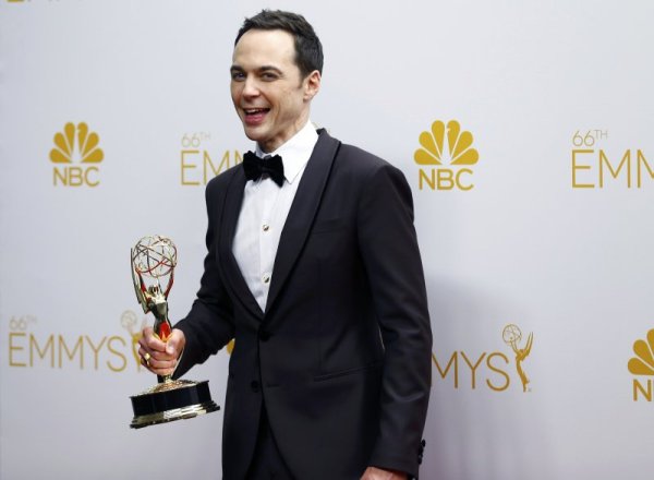 За най-добър комедиен актьор беше награден Джим Парсънс за сериала &quot;Теория за големия взрив&quot;. Снимка: Reuters