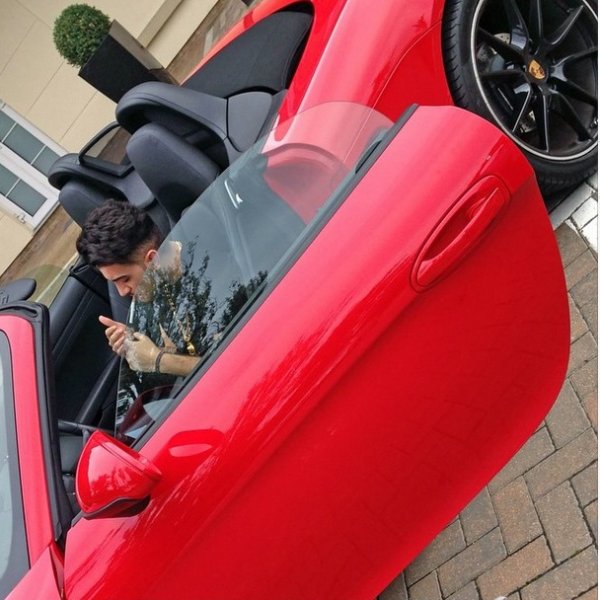 Instagram/ richkidsoftehran